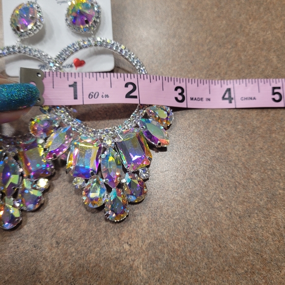 Miro Aurour Borealas (AB) crystal earrings. New in package. - Picture 4 of 5